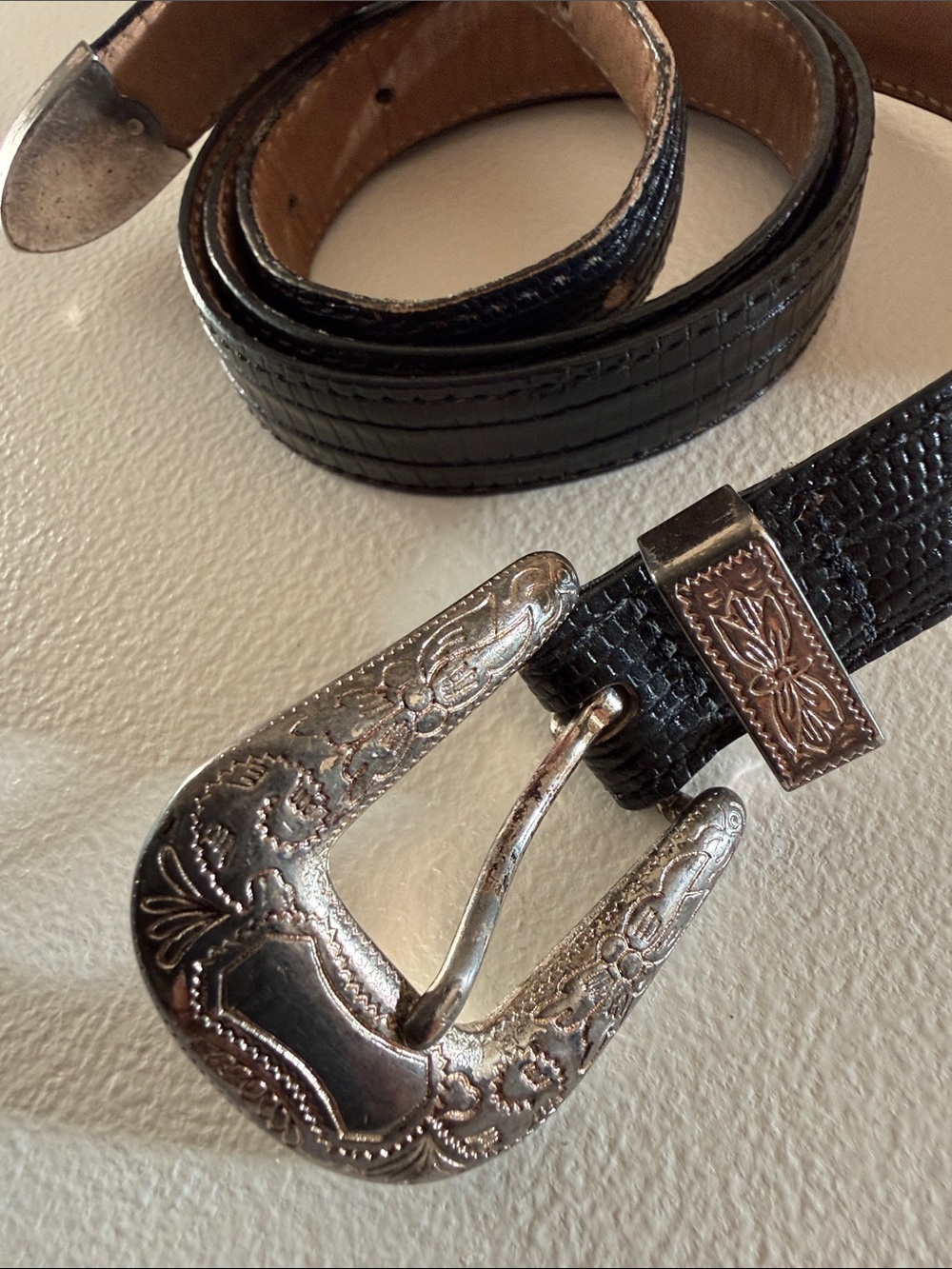 Black Women’s Textured Leather Belt with Engraved Silver Buckle - Picture 2 of 4
